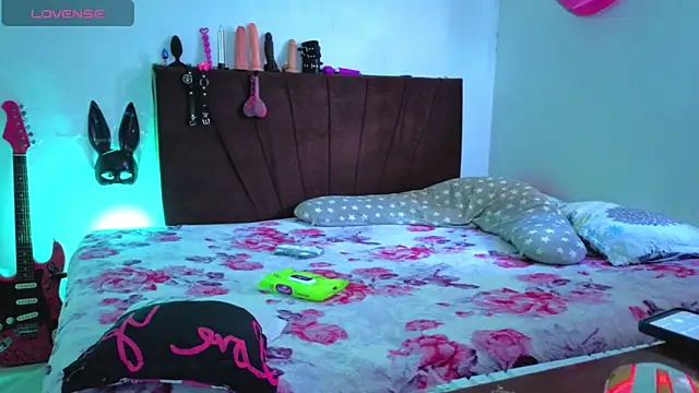 I am kim online show from 03/15/26, 04:14