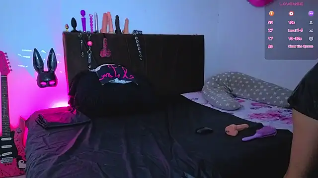 I am kim online show from 03/13/26, 01:10