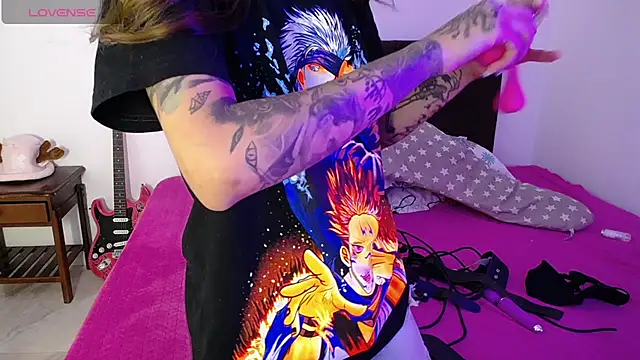 I am kim online show from 10/31/25, 01:46