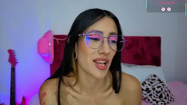 I am kim online show from 05/27/26, 01:57