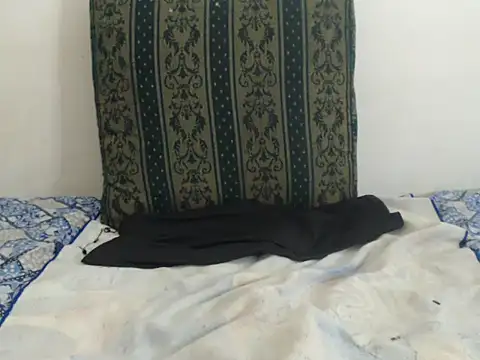 jeancarloscum12 online show from 11/10/25, 09:31