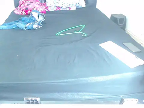 jeancarloscum12 online show from 12/17/25, 08:03