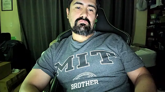 Snapshot of VonDoomdelToro chatting on 10/28/25, 06:12 VonDoomdelToro online show from 10/28/25, 06:12