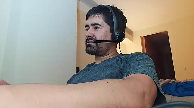 Snapshot of VonDoomdelToro chatting on 02/16/25, 05:59 VonDoomdelToro online show from 02/16/25, 05:59