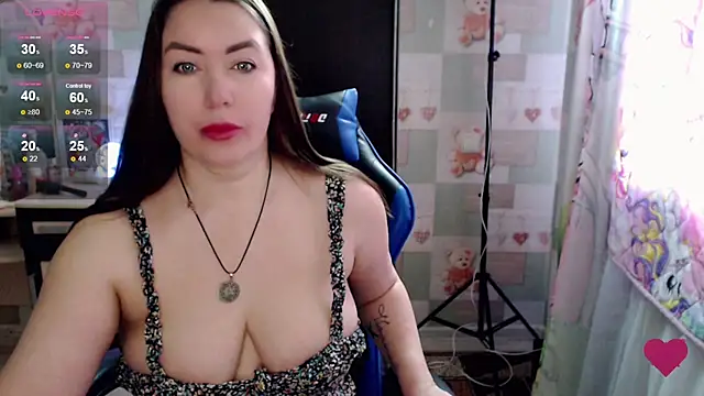Snapshot of Korolek12 chatting on 03/10/25, 04:49 Korolek12 online show from 03/10/25, 04:49