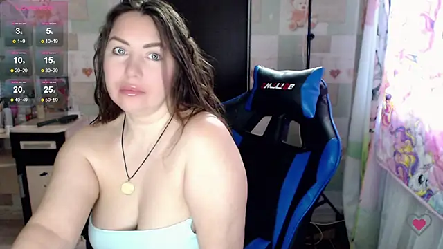 Snapshot of Korolek12 chatting on 03/11/25, 04:51 Korolek12 online show from 03/11/25, 04:51