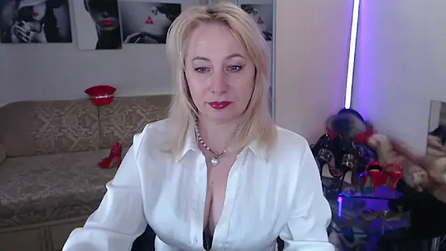 Snapshot of MistressMilfa chatting on 02/26/26, 10:04 MistressMilfa online show from 02/26/26, 10:04
