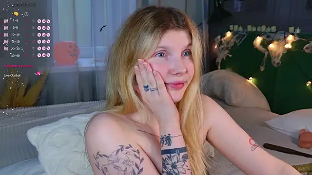 Snapshot of _aleksa_ chatting on 11/01/25, 07:02 aleksa online show from 11/01/25, 07:02