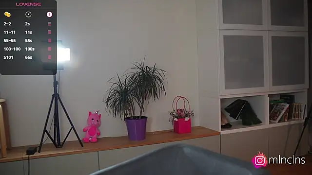 melanielwithu online show from 04/10/26, 07:32