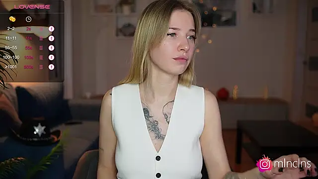 melanielwithu online show from 10/31/25, 11:18