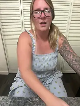 Lizzyloo online show from 04/19/26, 07:16