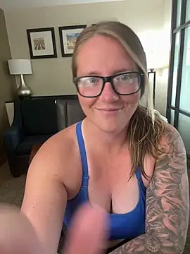 Lizzyloo online show from 02/25/26, 03:01