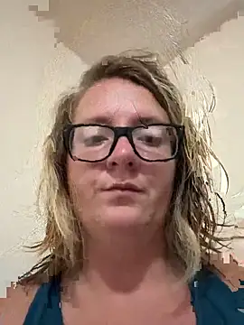 Lizzyloo online show from 09/17/25, 02:08