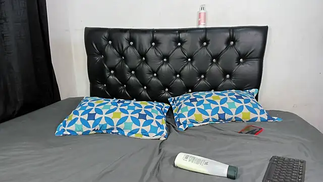 meelisaa online show from 04/10/26, 04:19