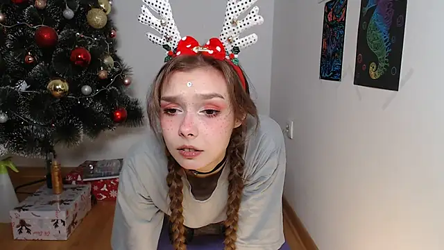 Snapshot of Michelle_Melnss chatting on 12/27/24, 05:52 Michelle Melnss online show from 12/27/24, 05:52