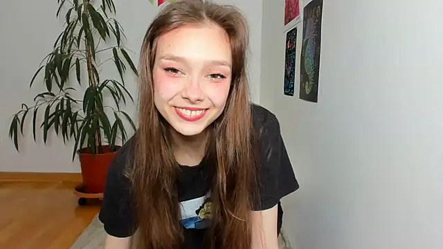 Snapshot of Michelle_Melnss chatting on 02/09/25, 08:32 Michelle Melnss online show from 02/09/25, 08:32