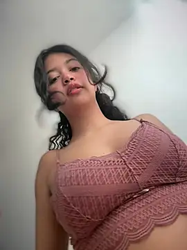 Peach Girll online show from 05/13/26, 04:14