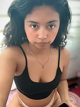 Peach Girll online show from 05/26/26, 06:39