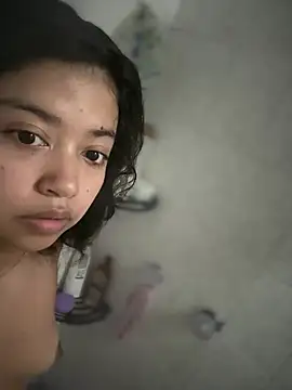 Peach Girll online show from 03/17/26, 09:18