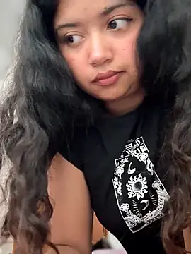 Peach Girll online show from 06/11/26, 03:20