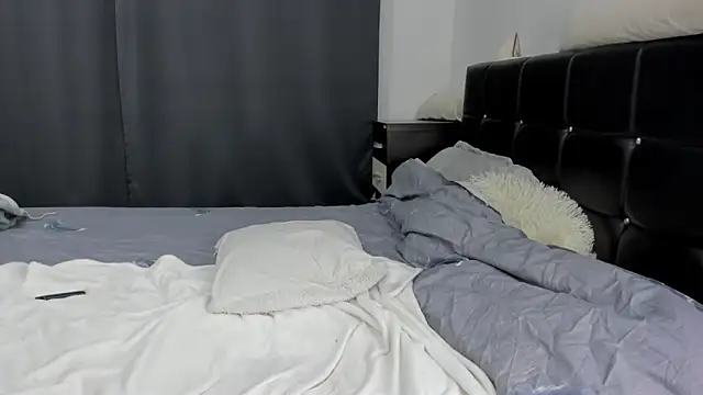 Snapshot of AryanaxXx chatting on 11/24/25, 06:08 AryanaxXx online show from 11/24/25, 06:08