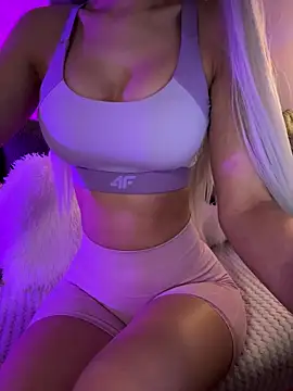 BarbieXs online show from 03/18/25, 05:44