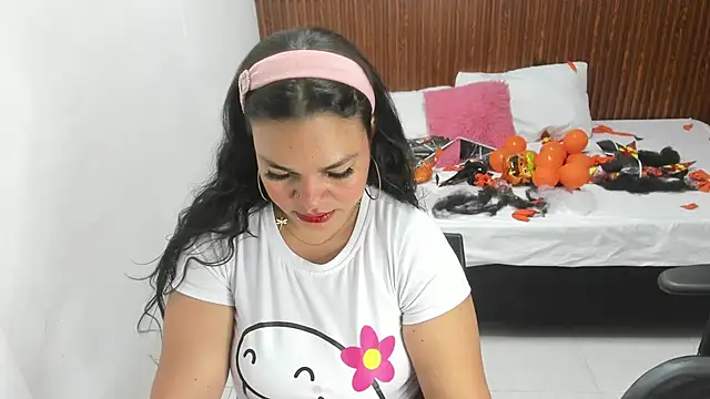 Cloe 35 online show from 11/06/25, 08:02