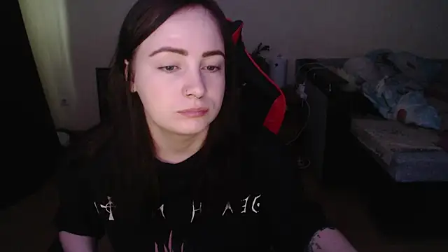 Laralianna online show from 12/18/25, 10:52