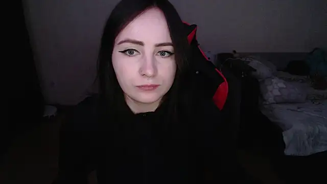 Laralianna online show from 10/31/25, 03:41