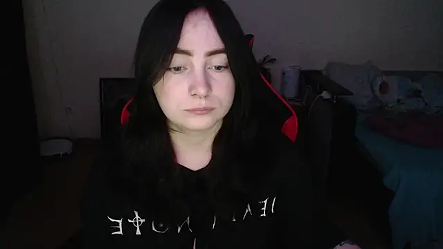 Snapshot of Laralianna chatting on 02/12/26, 11:04 Laralianna online show from 02/12/26, 11:04