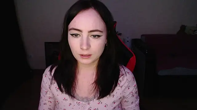 Laralianna online show from 12/04/25, 09:36