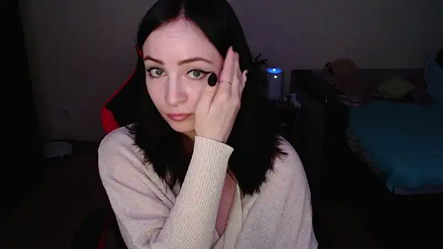 Laralianna online show from 10/28/25, 07:46