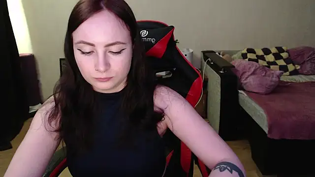 Laralianna online show from 04/13/26, 10:52