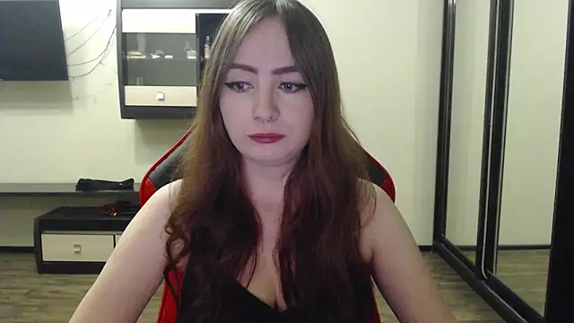 Snapshot of Laralianna chatting on 02/17/25, 06:39 Laralianna online show from 02/17/25, 06:39