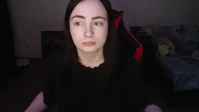 Snapshot of Laralianna chatting on 02/05/26, 05:42 Laralianna online show from 02/05/26, 05:42