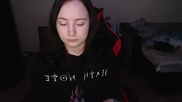 Laralianna online show from 12/15/25, 06:14