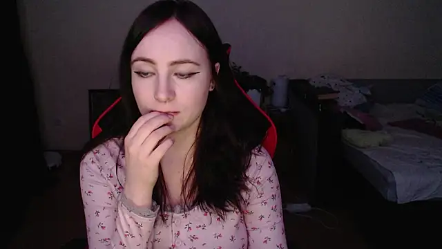 Snapshot of Laralianna chatting on 02/25/26, 07:36 Laralianna online show from 02/25/26, 07:36