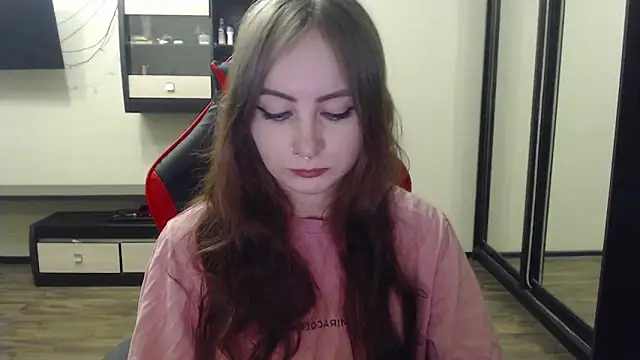 Snapshot of Laralianna chatting on 02/22/25, 04:51 Laralianna online show from 02/22/25, 04:51