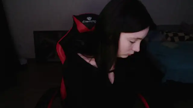 Snapshot of Laralianna chatting on 03/04/26, 04:31 Laralianna online show from 03/04/26, 04:31