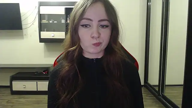 Snapshot of Laralianna chatting on 02/21/25, 01:33 Laralianna online show from 02/21/25, 01:33