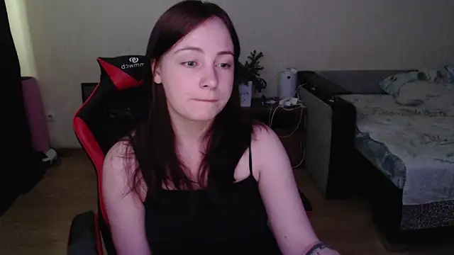 Laralianna online show from 06/17/26, 07:41