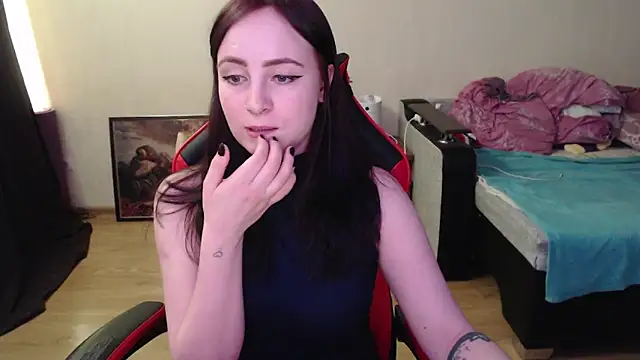 Laralianna online show from 04/14/26, 01:49