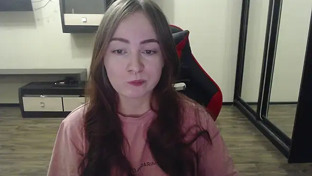 Snapshot of Laralianna chatting on 02/08/25, 06:11 Laralianna online show from 02/08/25, 06:11