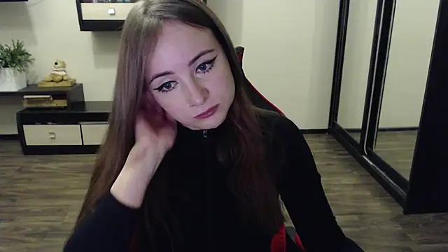 Snapshot of Laralianna chatting on 09/12/25, 02:39 Laralianna online show from 09/12/25, 02:39