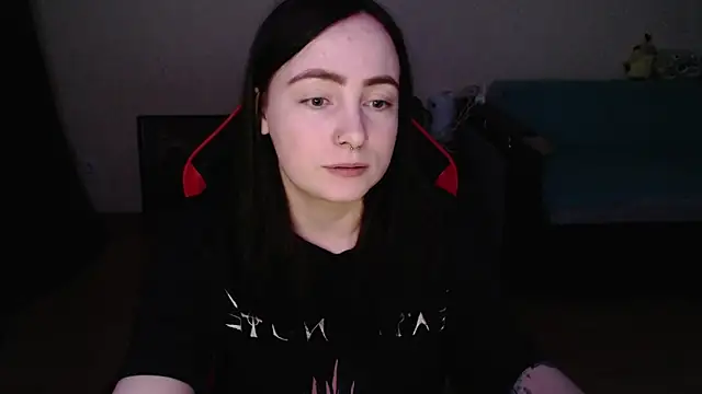 Snapshot of Laralianna chatting on 02/13/26, 05:35 Laralianna online show from 02/13/26, 05:35