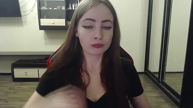 Snapshot of Laralianna chatting on 02/26/25, 05:00 Laralianna online show from 02/26/25, 05:00