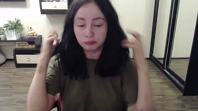 Snapshot of Laralianna chatting on 10/09/25, 09:54 Laralianna online show from 10/09/25, 09:54