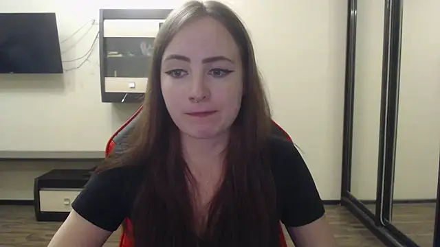 Snapshot of Laralianna chatting on 12/23/24, 06:26 Laralianna online show from 12/23/24, 06:26