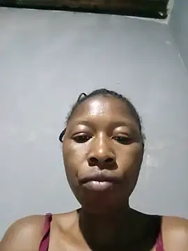 Snapshot of Queennewmind chatting on 07/17/26, 02:25 Queennewmind online show from 07/17/26, 02:25