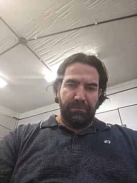 Snapshot of MysterBearMG chatting on 12/04/25, 03:33 MysterBearMG online show from 12/04/25, 03:33